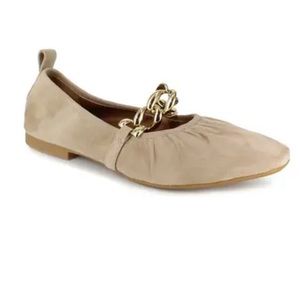 Kenzie Nellie Chain Flat NWT Size 8.5